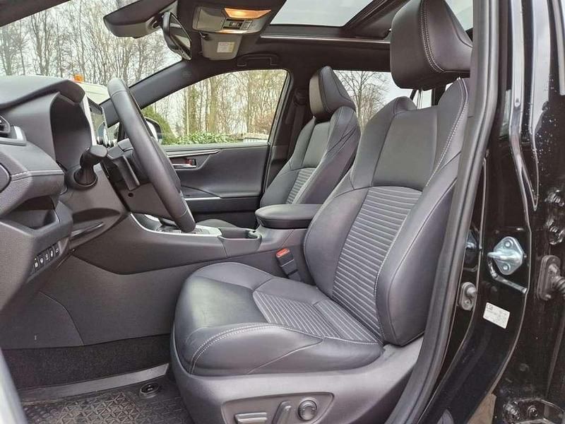 Usata Toyota RAV4 Hybrid Style 155 CV (114 kW) 2020 SUV