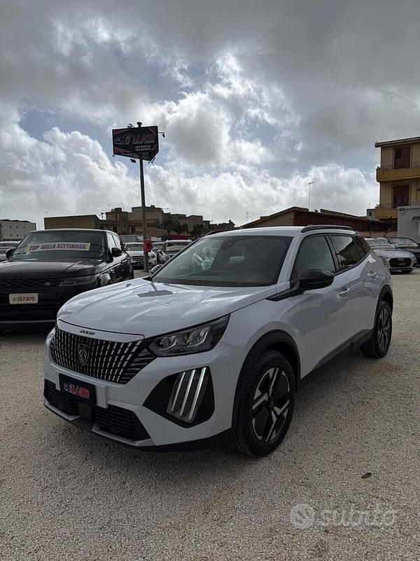 Usata Peugeot 2008 Allure 101 CV (74 kW) 2025 Bianco SUV