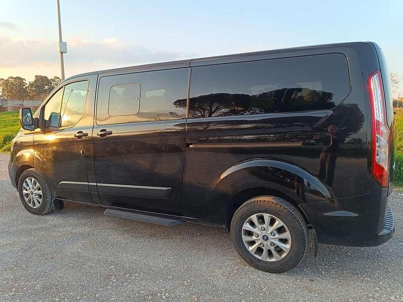 Usata Ford Tourneo Custom Titanium 131 CV (96 kW) 2018 Nero Furgone