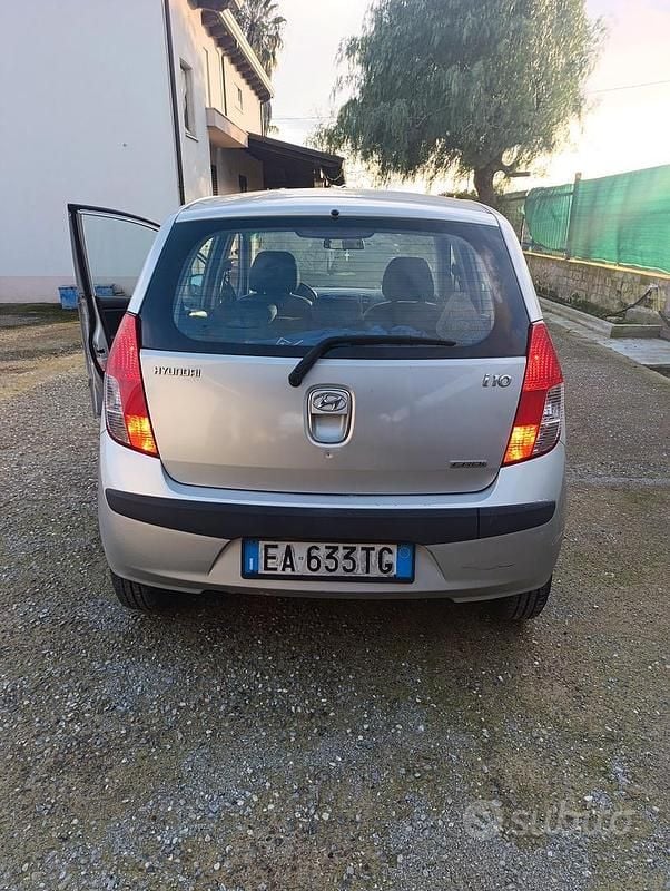 Usata Hyundai i10 75 CV (55 kW) 2010 Grigio Utilitaria