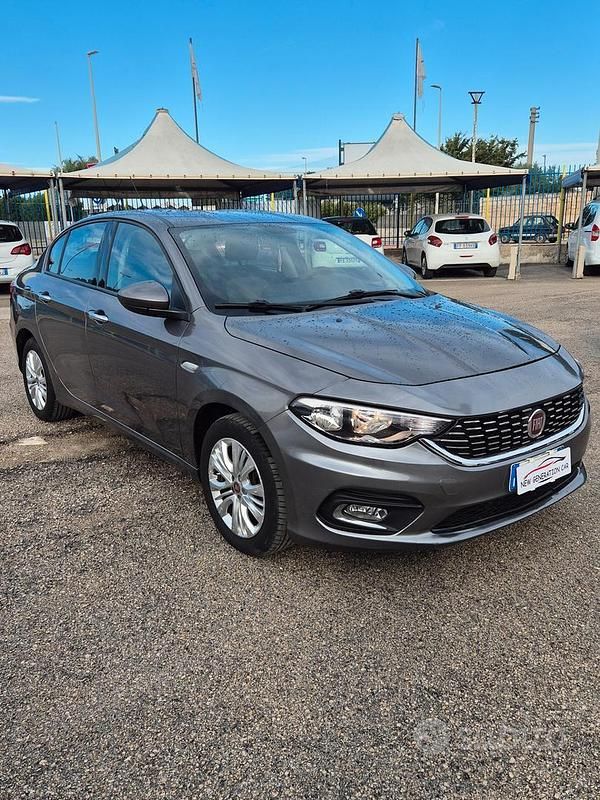 Usata Fiat Tipo Lounge 95 CV (69 kW) 2016 Grigio Berlina