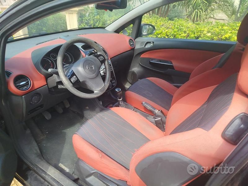 Usata Opel Corsa Cosmo 82 CV (60 kW) 2009 Nero Utilitaria