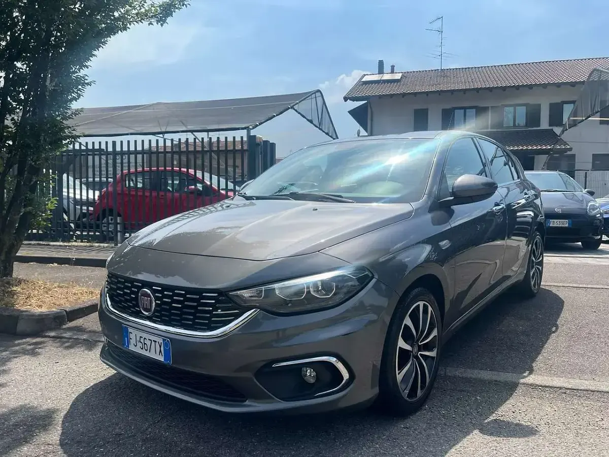 Usata Fiat Tipo Easy 120 CV (88 kW) 2017 Grigio Berlina