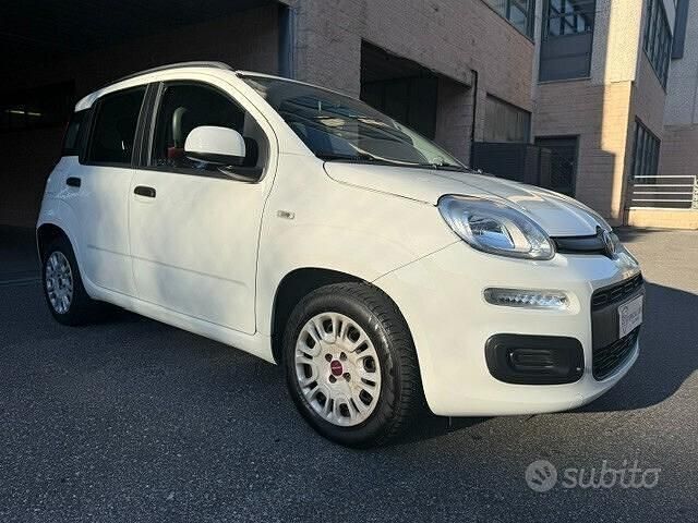 Usata Fiat Panda Lounge 69 CV (50 kW) 2013 Bianco Utilitaria