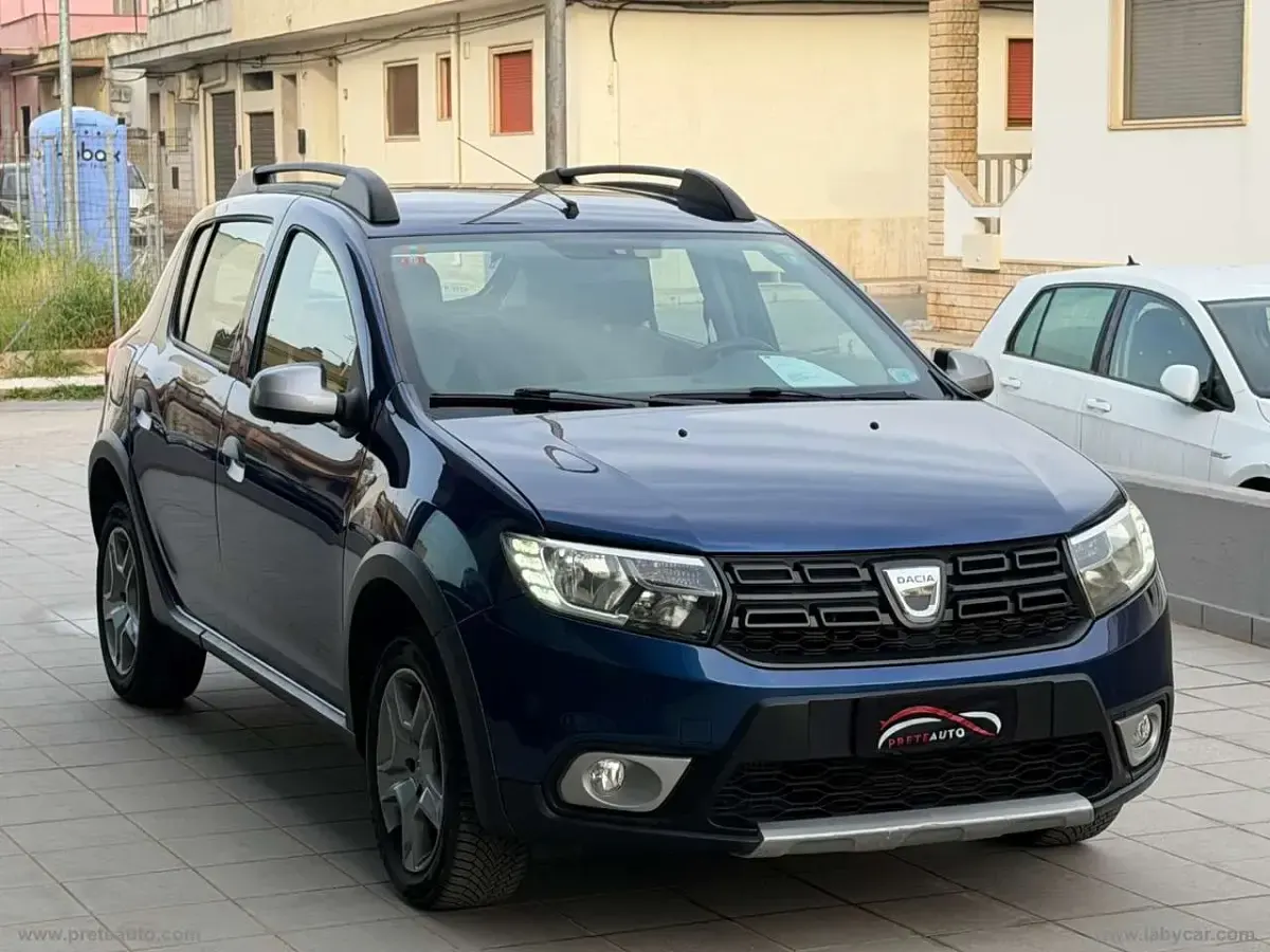 Usata Dacia Sandero Stepway 90 CV (66 kW) 2017 Blu/azzurro Berlina