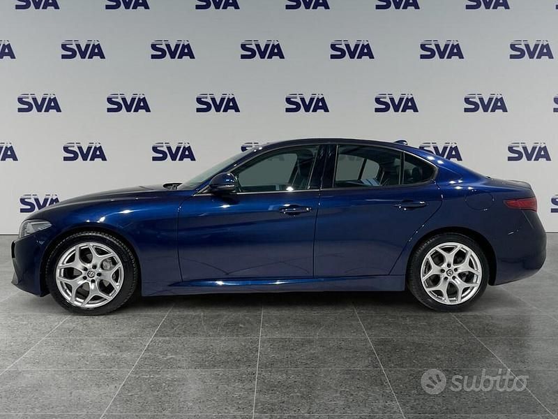 Usata Alfa Romeo Giulia Executive 160 CV (117 kW) 2020 Blu Berlina