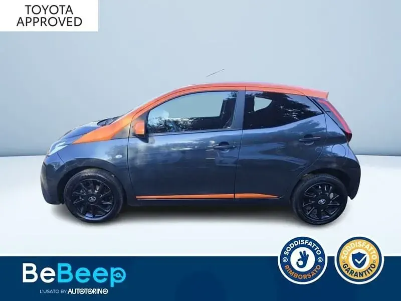 Usata Toyota Aygo 72 CV (52 kW) 2021 Nero pastello Utilitaria