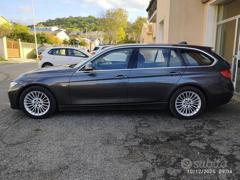 Usata BMW 318 Luxury Line 143 CV (105 kW) 2013 Grigio Station wagon