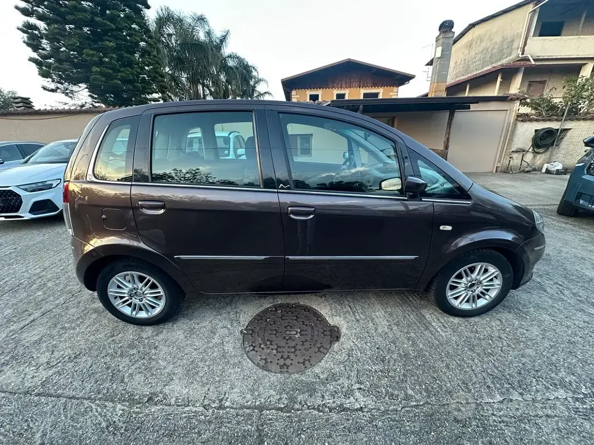 Usata Lancia Musa 69 CV (50 kW) 2009 Marrone Monovolume