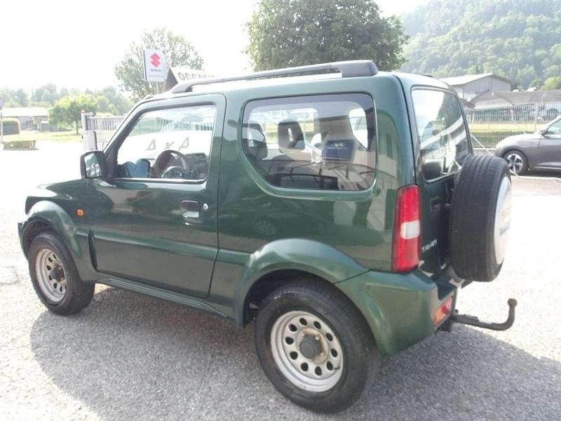 Usata Suzuki Jimny 86 CV (63 kW) 2010 Verde SUV