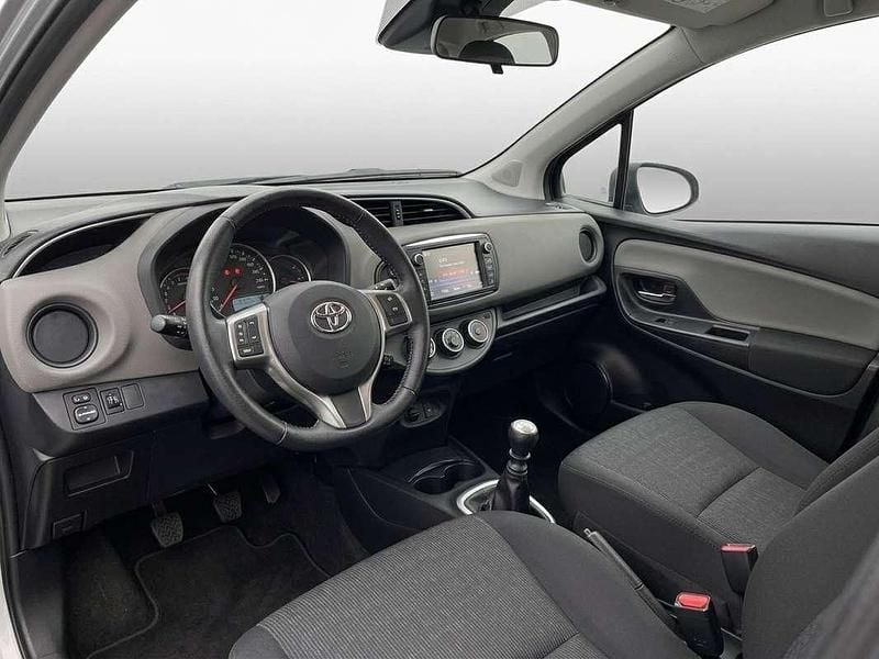 Usata Toyota Yaris Active 90 CV (66 kW) 2016 Berlina