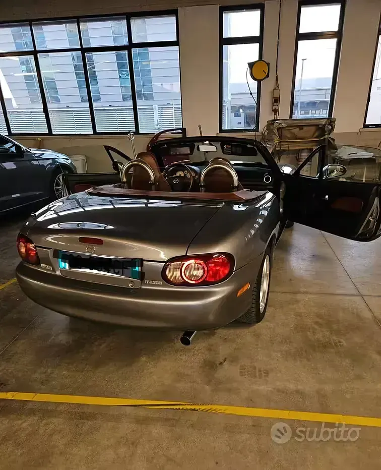 Usata Mazda MX5 110 CV (80 kW) 2002 Grigio Cabrio