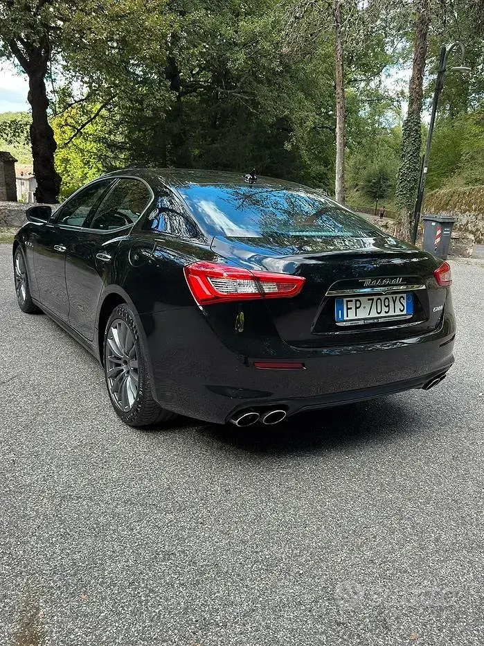 Begagnad Maserati Ghibli 250 HK (183 kW) 2018 Svart Sedan