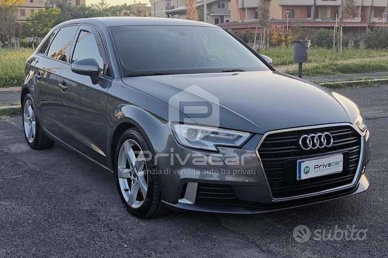 Begagnad Audi A3 Sportback Sport 116 HK (85 kW) 2018 Grå Halvkombi