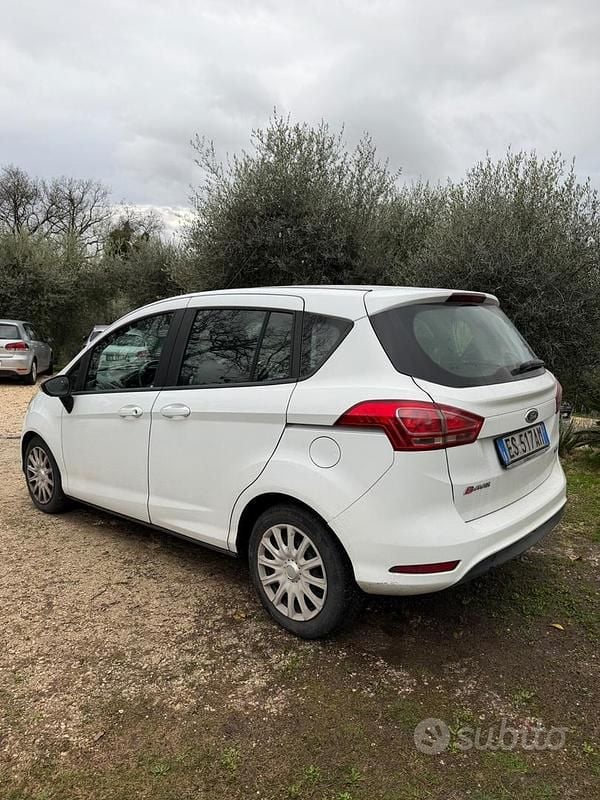 Usata Ford B-MAX Business Edition 95 CV (69 kW) 2014 Bianco Monovolume
