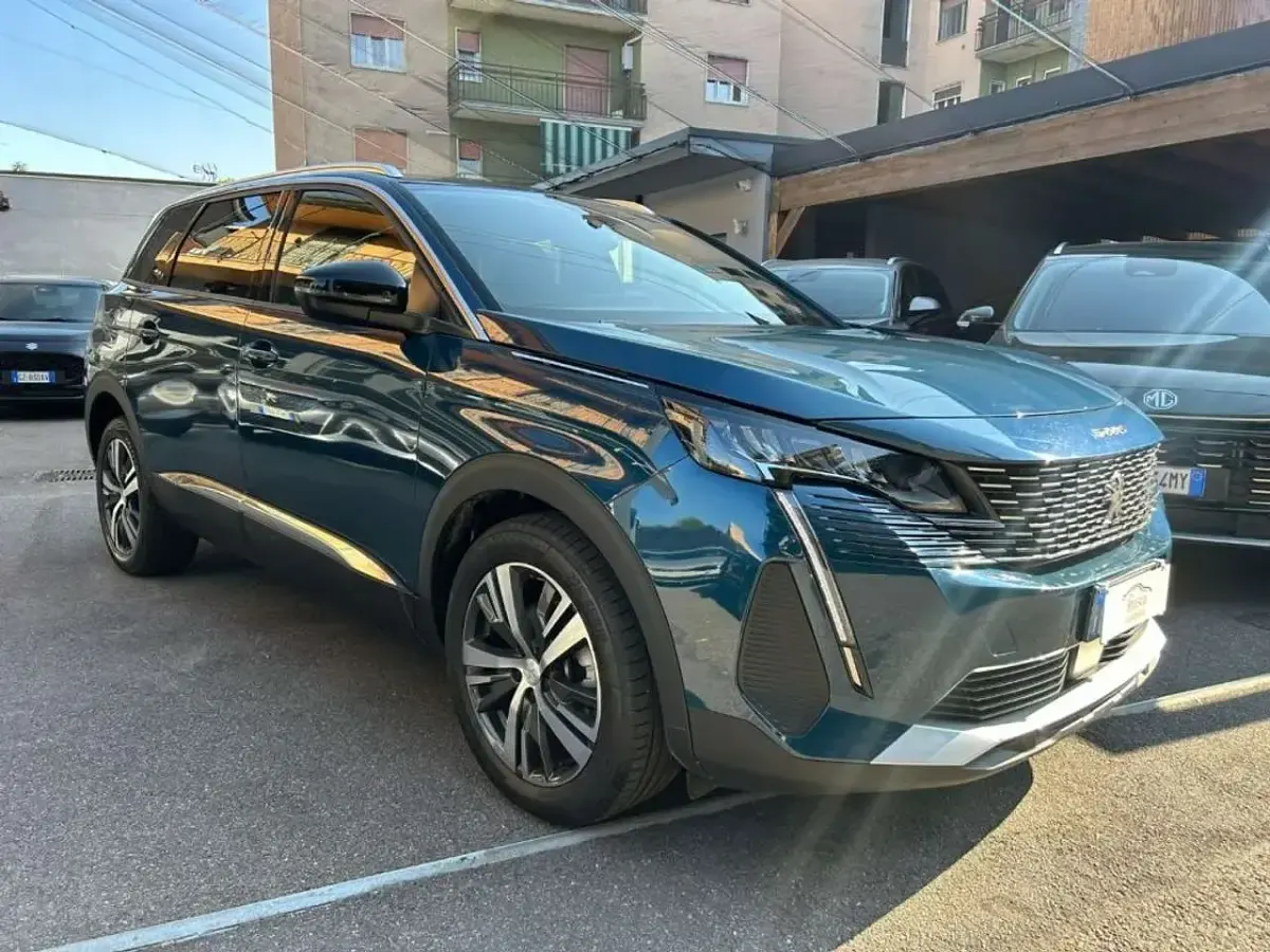 Usata Peugeot 5008 Allure 131 CV (96 kW) 2024 Blu SUV