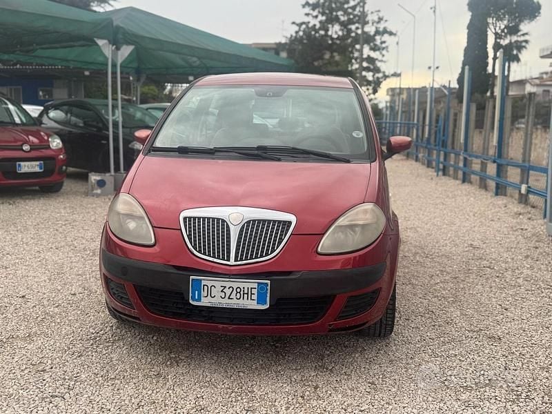 Usata Lancia Musa 95 CV (69 kW) 2006 Rosso Monovolume