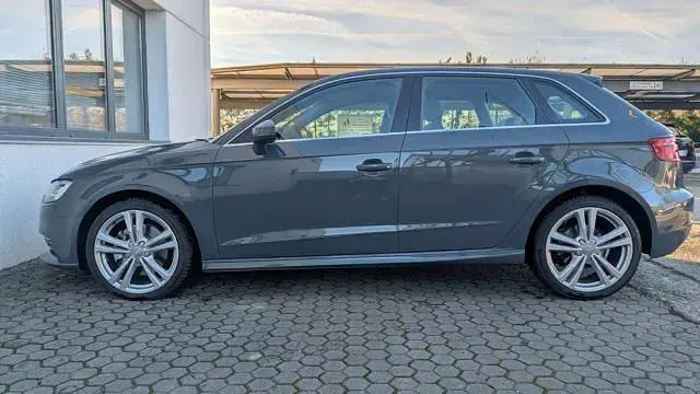 Usata Audi A3 Sportback 149 CV (109 kW) 2020 Grigio Utilitaria