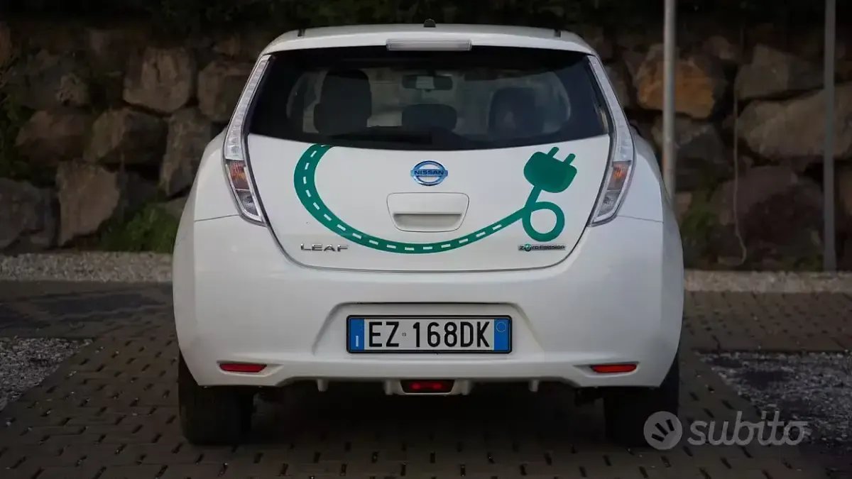 Usata Nissan Leaf Visia 80 kW (109 CV) 2015 Bianco Utilitaria