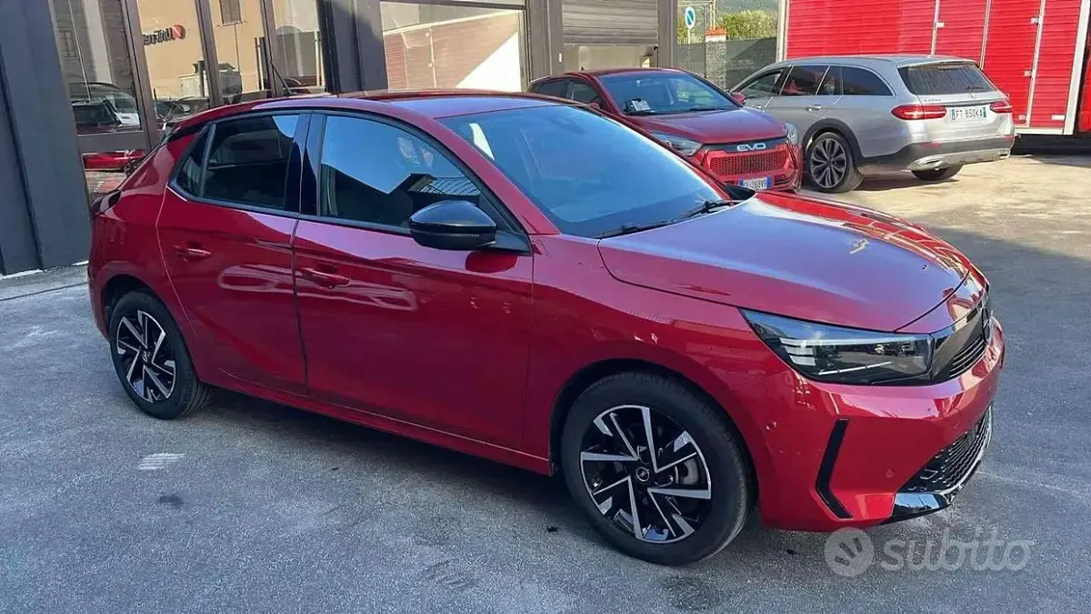 Usata Opel Corsa 101 CV (74 kW) 2024 Rosso Utilitaria