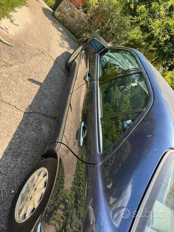 Usata Mercedes C220 150 CV (110 kW) 1999 Blu Berlina