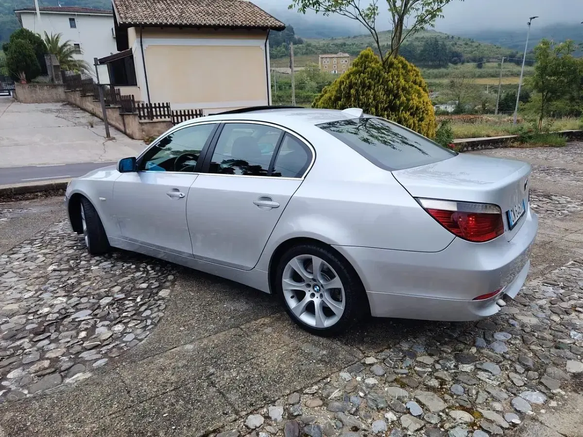 Usata BMW 530 218 CV (160 kW) 2003 Argento Berlina