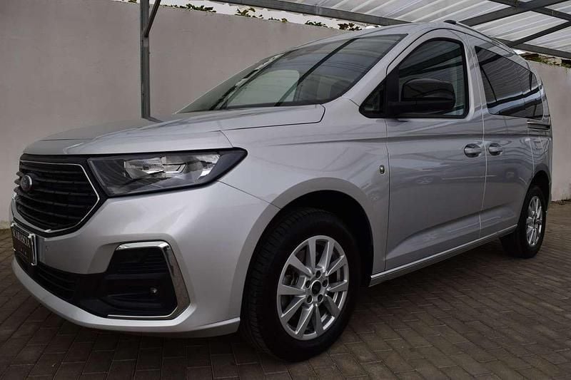 Usata Ford Tourneo Connect Titanium 122 CV (89 kW) 2023 Argento Monovolume