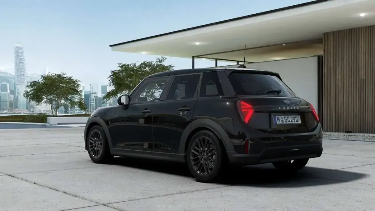 Nuova Mini Cooper Classic 114 kW (156 CV) 2026 Nero Utilitaria