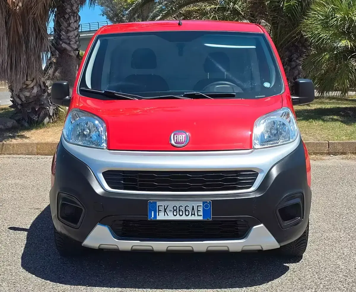 Usata Fiat Fiorino 95 CV (69 kW) 2017 Rosso Monovolume