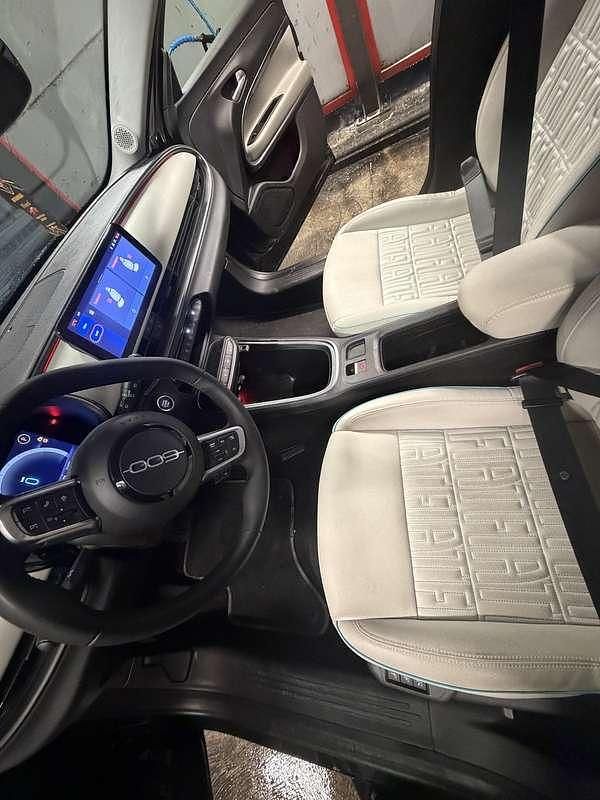 Usata Fiat 600 La Prima 101 CV (74 kW) 2025 SUV