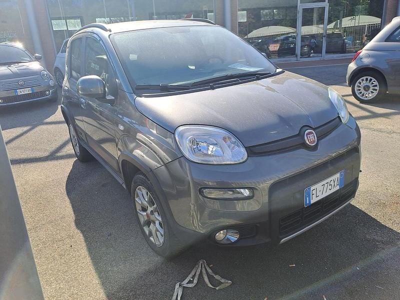 Usata Fiat Panda 4x4 S 95 CV (69 kW) 2017 Grigio Utilitaria