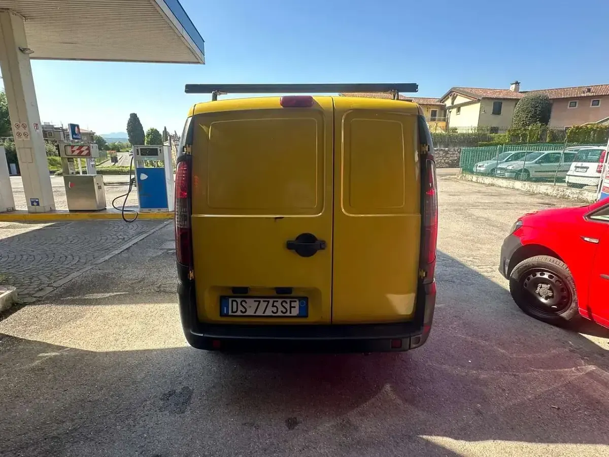 Käytetty Fiat Doblò Active 75 HP (55 kW) 2008 Keltainen Tila-auto