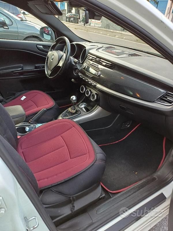 Usata Alfa Romeo Giulietta Veloce 120 CV (88 kW) 2013 Bianco Berlina