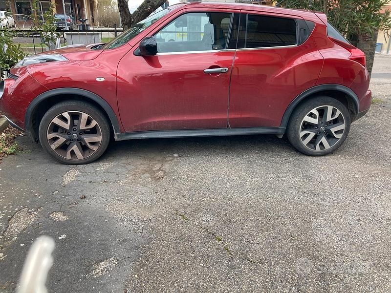 Usata Nissan Juke Tekna 110 CV (80 kW) 2013 Rosso SUV