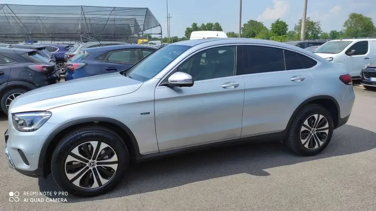 Usata Mercedes GLC300 211 CV (155 kW) 2021 Argento SUV