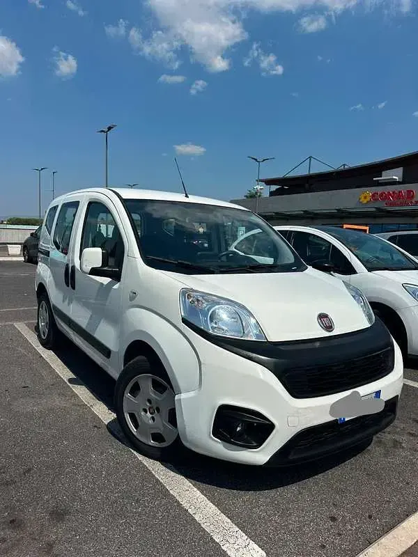 Usata Fiat Qubo Trekking 77 CV (56 kW) 2022 Monovolume