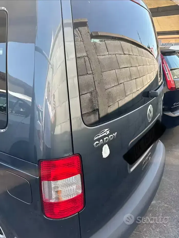 Usata VW Caddy 105 CV (77 kW) 2008 Grigio Monovolume