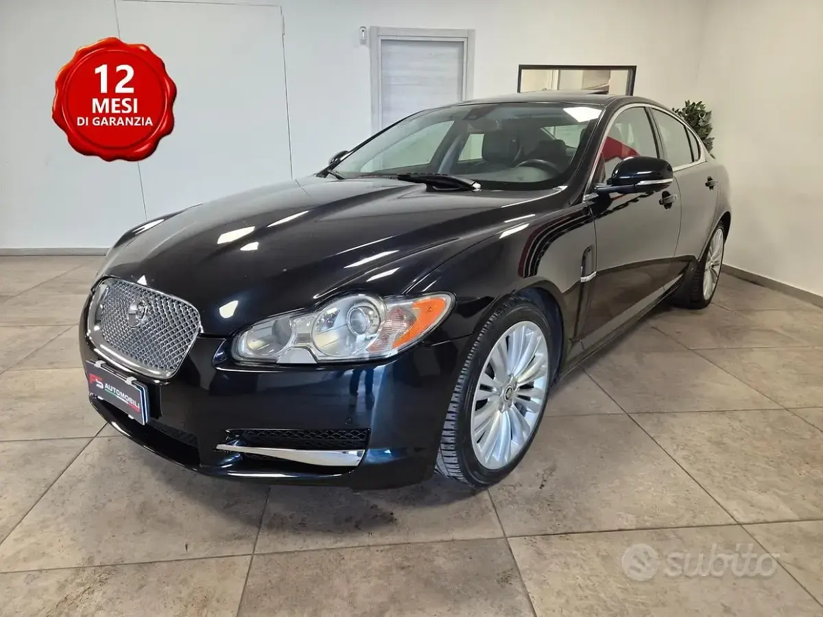 Usata Jaguar XF Premium Luxury 241 CV (177 kW) 2011 Blu Berlina