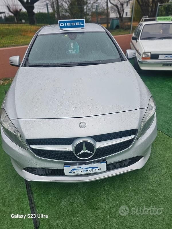 Grigio Usata 2016 Mercedes A160 Premium Berlina | 14.000 € (Buon prezzo) - Immagine 1/4