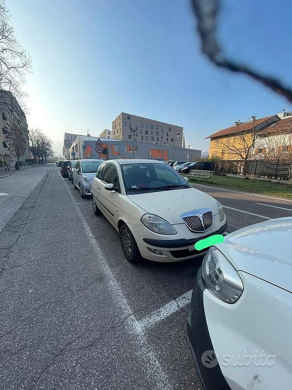 Usata Lancia Ypsilon 60 CV (44 kW) 2007 Utilitaria