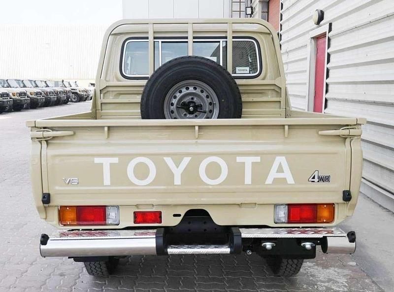 Nuova Toyota Land Cruiser 231 CV (169 kW) 2026 Beige SUV