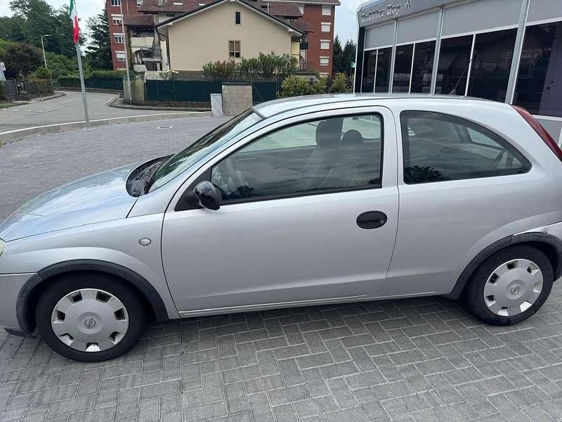 Usata 2004 Opel Corsa Tre volumi | 1600 € (Buon prezzo) - Immagine 1/1