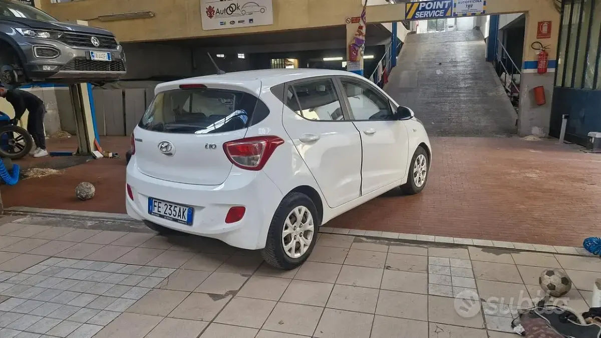Usata Hyundai i10 Comfort 66 CV (48 kW) 2016 Bianco Utilitaria