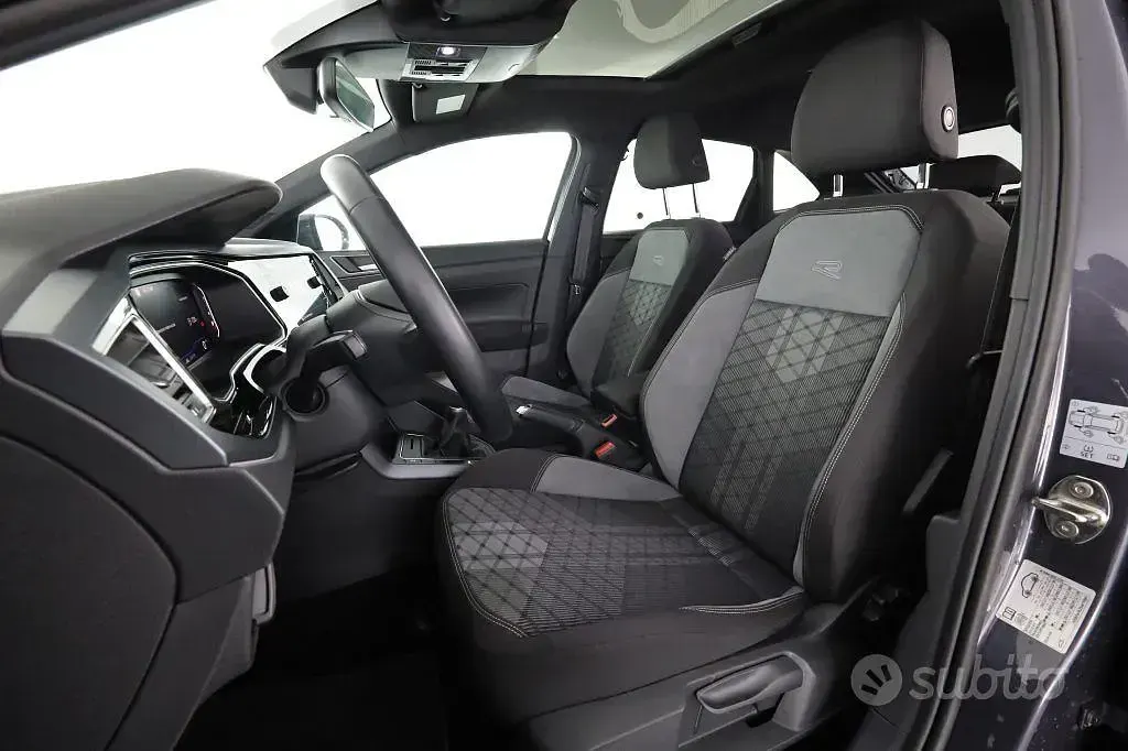 Usata VW Taigo R-line 116 CV (85 kW) 2025 Grigio SUV