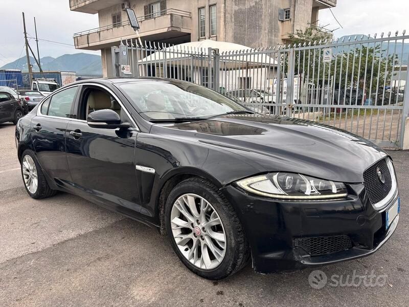 Usata Jaguar XF 190 CV (139 kW) 2012 Nero Berlina