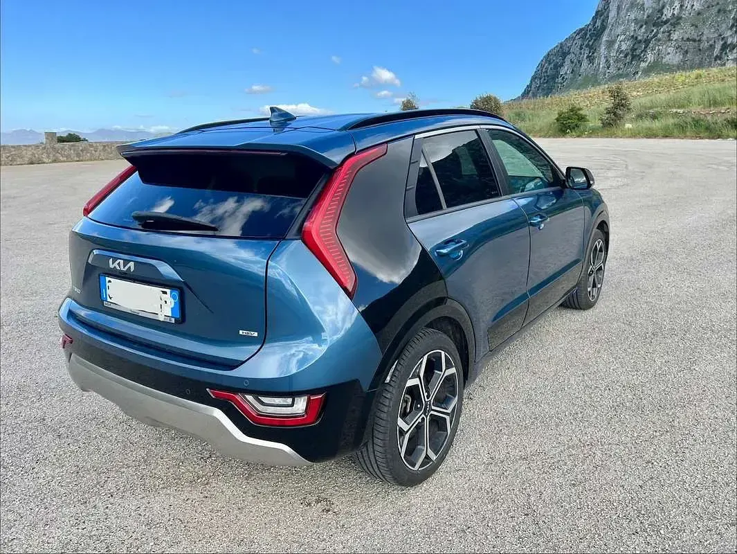 Usata Kia Niro 141 CV (103 kW) 2022 Blu/azzurro SUV