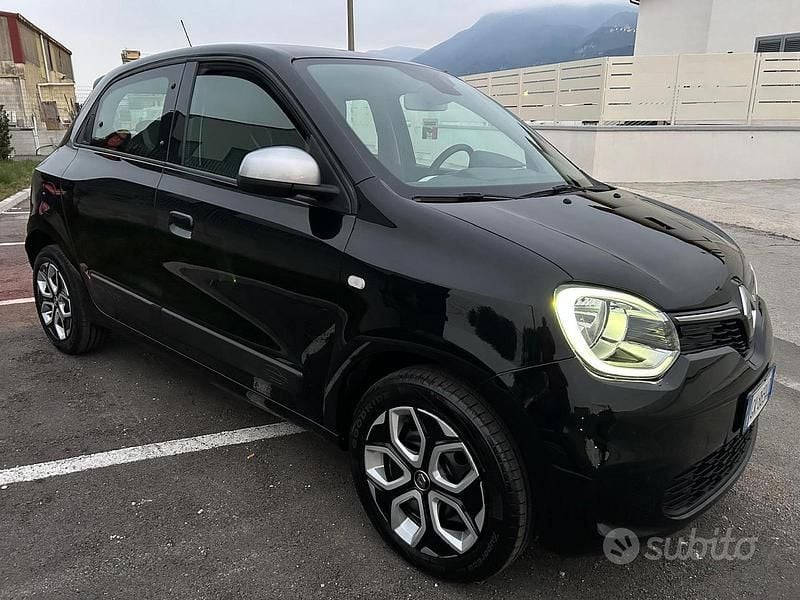 Usata Renault Twingo 60 kW (82 CV) 2022 Nero Utilitaria