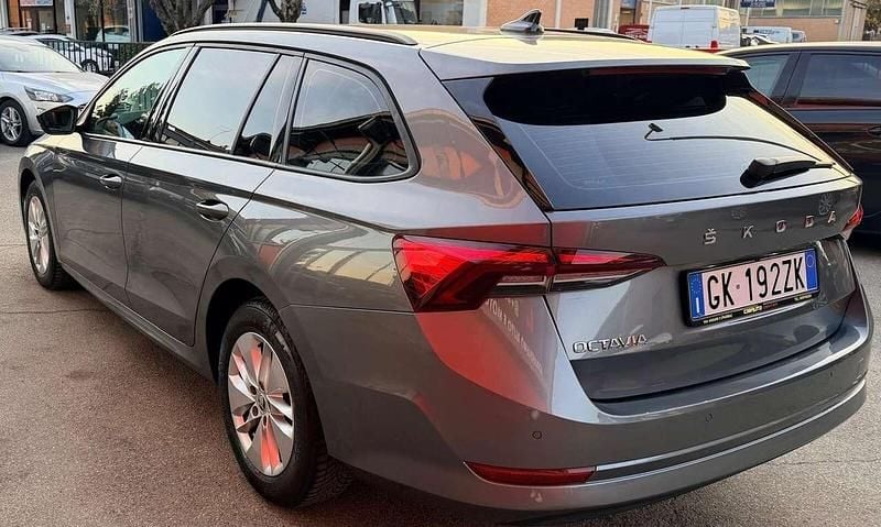 Usata Skoda Octavia SportLine 116 CV (85 kW) 2022 Grigio Station wagon