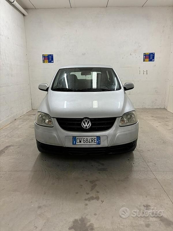 Usata VW Fox 69 CV (50 kW) 2005 Grigio Utilitaria