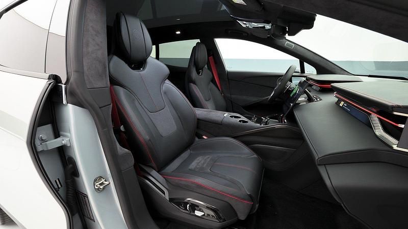 Nuova Lotus Eletre 450 kW (612 CV) 2025 Grigio perlato SUV